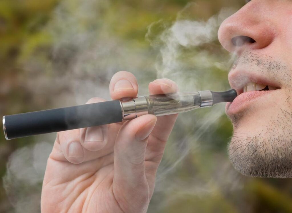 Per 3 medici su 10 le e-cig aiutano a smettere di fumare